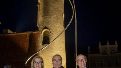 St. Pölten: Kunstwerk „Luftlinie“ am Wasserturm präsentiert