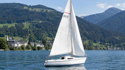 Segelboot kentert auf dem Zeller See