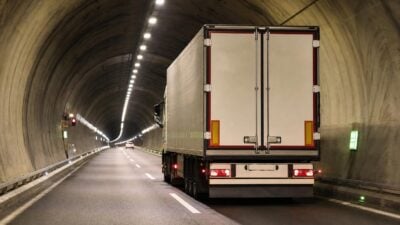 Tirol setzt auf Schiene und Fahrverbote gegen Lkw-Transit