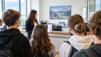 Tiroler Schulen können Schulbesuche bei Bezirkshauptmannschaften vereinbaren