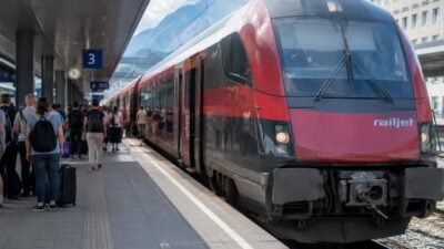 Überfüllter Railjet: 12-Euro-Gutschein als Umstiegsanreiz