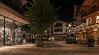 Unbekannter stiehlt Schmuck und Elektronik in Seefeld
