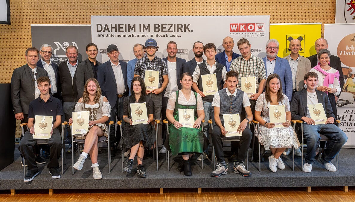 Zehn bestehen Tischler-Lehrabschlussprüfung in Osttirol