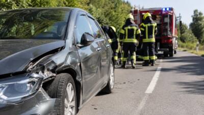 Verkehrsunfall mit Menschenrettung auf der B38 im Bezirk Gmünd