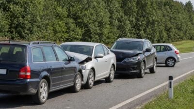 Vier Verletzte bei Verkehrsunfall auf B317 bei Wöll