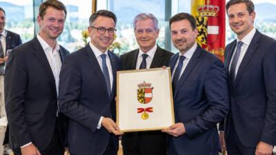 Wiegele erhält Kärntner Landeswappen in Villach