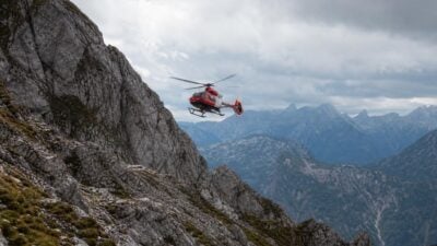 Zwei Bergsteiger stürzen am Hohen Dachstein in Gletscherspalte