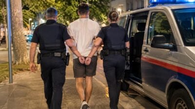 Zwei Tatverdächtige nach mutmaßlicher Messerattacke in Wien festgenommen