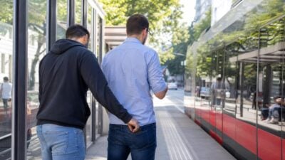 Zwei Tatverdächtige nach Taschendiebstahl in der Absberggasse festgenommen