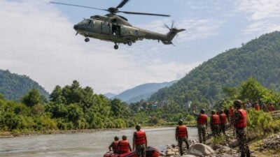 Zwei Überlebende nach Sturzflut in Nepal gerettet