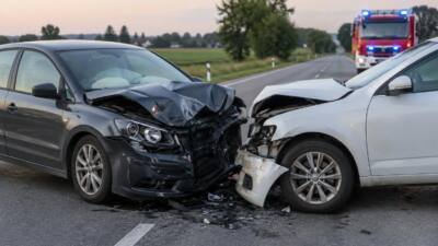Zwei Verletzte nach Frontalzusammenstoß auf B73 in Gralla