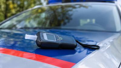 22-Jähriger schläft in St. Michael bei laufendem Motor ein