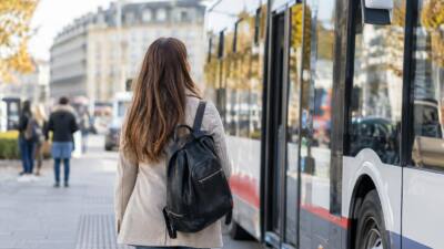 Anteil der Haushalte mit Öffi-Jahreskarte steigt in Österreich