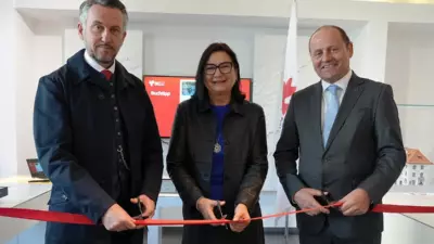 Neue Ausstellung in Innsbruck zeigt Flüsse, Bäche und Seen