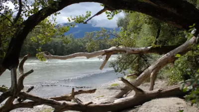Neue Tafeln erklären Schutzregeln in der Kranebitter Innau