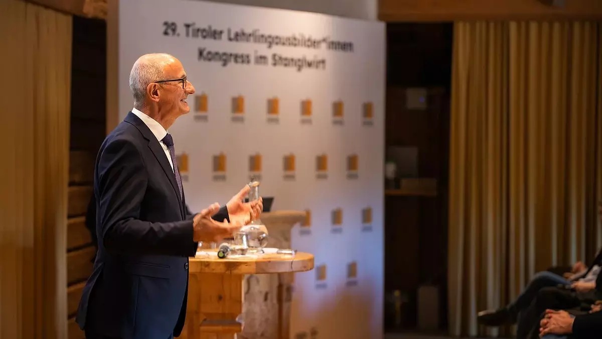 Tirol ehrt 27 Lehrlingsausbilder:innen für Weiterbildungen