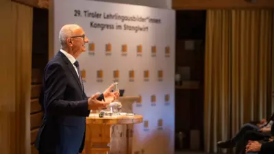 Tirol ehrt 27 Lehrlingsausbilder:innen für Weiterbildungen