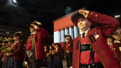 Traditionell am Vorabend des Nationalfeiertages findet der Große Österreichische Zapfenstreich statt.