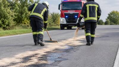 Feuerwehr Alkoven gibt nach Ölspur-Alarm Entwarnung