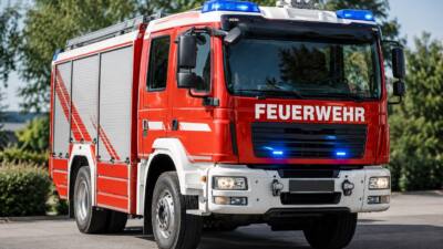 Feuerwehr löscht Fahrzeugbrand am Eggenberger Gürtel in Graz