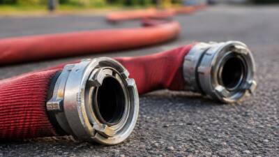Feuerwehr löscht rauchende Mülltonne in Pottschach