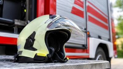 Feuerwehr Mittelberg befreit Person unter einem Zaun