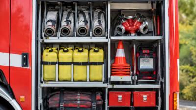 Feuerwehr richtet geschwächtes Lama schonend wieder auf