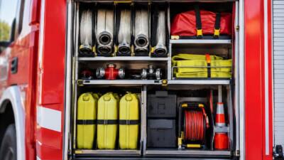 Feuerwehr rückt zum Verkehrsunfall zwischen Waitzendorf und Afing aus