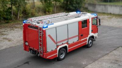 Feuerwehr Schladming verschafft sich Zugang zu Haus in der Badgasse