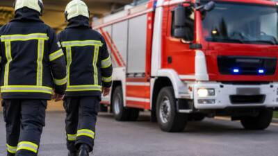 Feuerwehr Tradigist birgt Fahrzeug auf der Gaisebenstraße