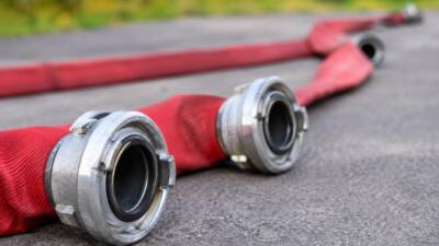 Feuerwehr Traun bekämpft Brand in Industriebetrieb in Hörsching