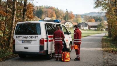 KI-generiertes Bild: Großmutter stürzt mit Scooter in St. Stefan ob Stainz