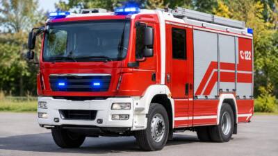 Heizstrahler schmort Bereich bei Selbstbedienungsimbiss an