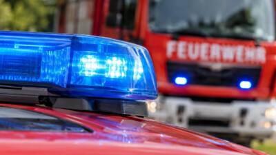 Hunderte Liter Jauche fließen nach Ventilversagen auf die B320