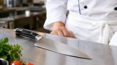 Kochlehrling beendet drittes Lehrjahr mit Einser-Vorzug in Bad Vöslau