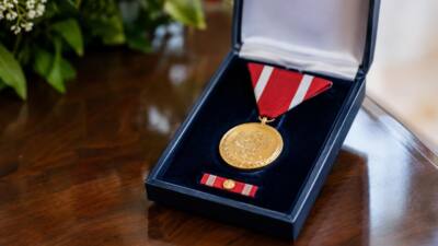 Ludwig ehrt Resetarits-Brüder in Wien mit dem Goldenen Ehrenzeichen