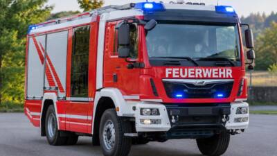 Person bei Wohnhausbrand in Raab über Balkon gerettet