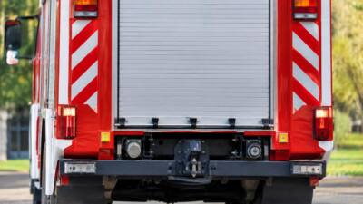 Pkw liegt nach Lkw-Kollision auf der A2 auf der Seite