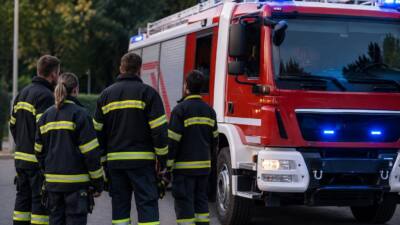 Pkw prallt in Villach-Vassach gegen Lärmschutzwand