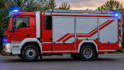 Pkw steht nach Verkehrsunfall auf der Überholspur der A9