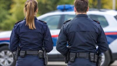Pkw und Lkw stoßen bei Olsach auf der B100 zusammen