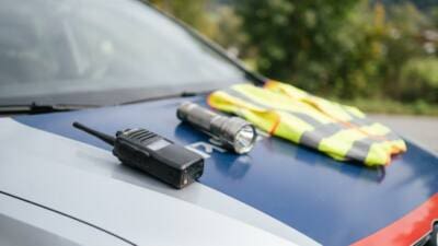 Polizei hält zwei Tatverdächtige nach Ladendiebstahl in Imst an