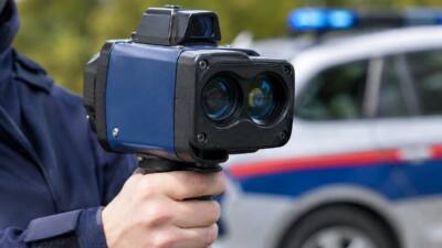 Polizei misst Pkw auf A2 bei Biedermannsdorf mit 133 km/h