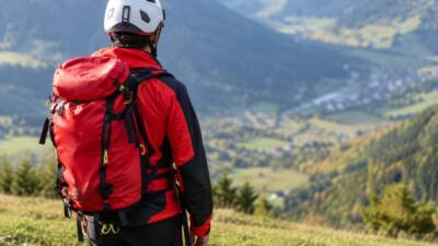 Skifahrerin stürzt am Pitztaler Gletscher und verletzt sich am Knie