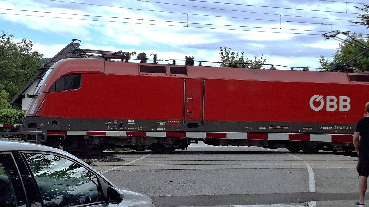 ÖBB geben zwei Eisenbahnkreuzungen in Krumpendorf ab 2. November frei